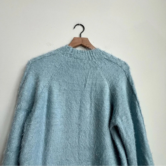 Show Me Your MUMU Women XS Vienna Sweater Frosty Blue Knit Shaggy Furry Winter - Picture 11 of 14